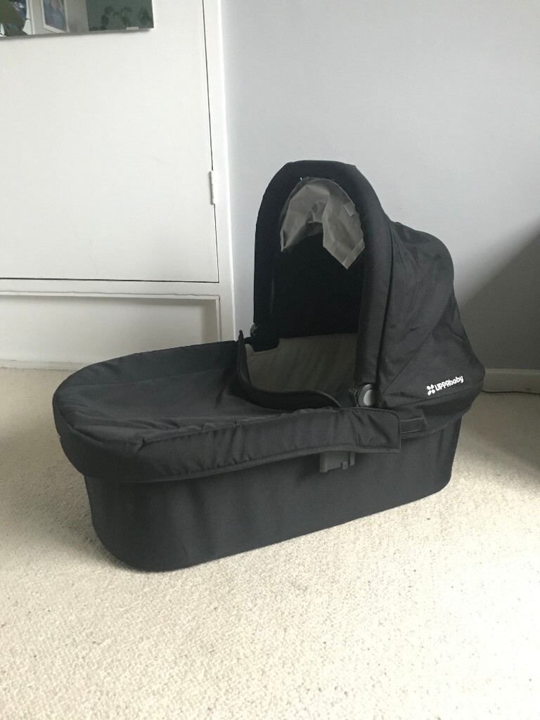flying with uppababy vista bassinet
